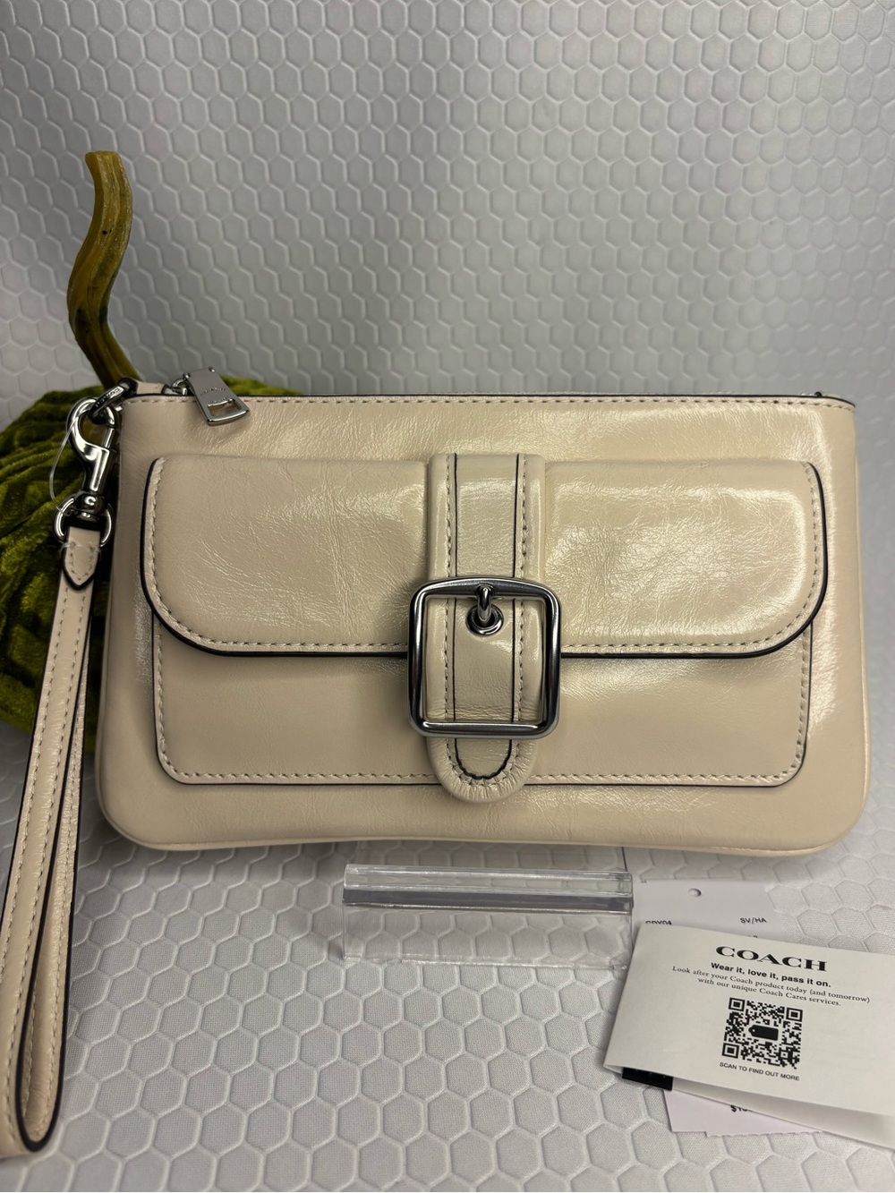Coach Leather Wristlet Clutch in Cream NWT